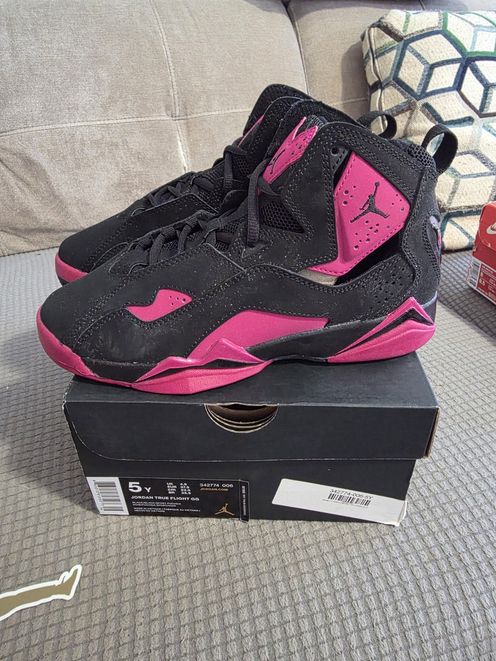 Jordan True Flight Black/Fuchsia Basketball Shoes 5 Y or Womens 6.5